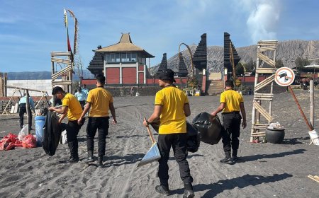 Usai Yadnya Kasada, Polres Probolinggo Bersihkan Kawasan Gunung Bromo